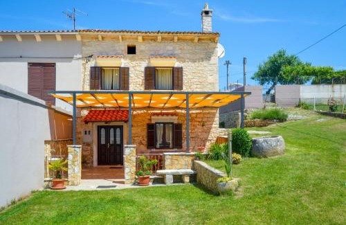 Valtura House | Holiday Home Laura by Interhome