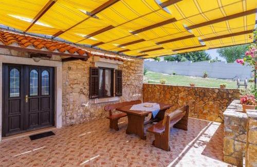 Valtura House | Holiday Home Laura by Interhome
