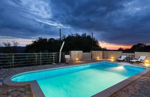 Mihanici House | Holiday Home Lazuština Paradise