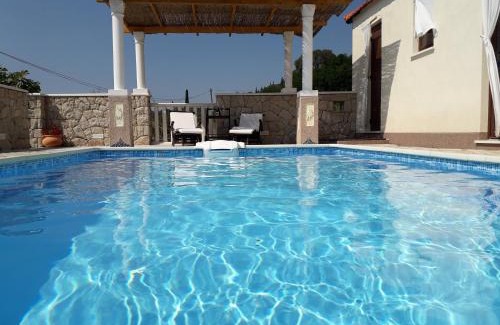 Mihanici House | Holiday Home Lazuština Paradise