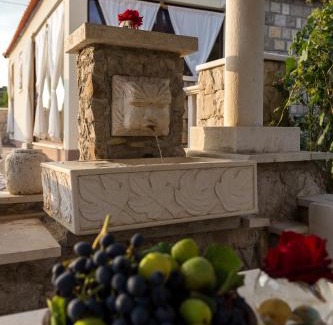 Mihanici House | Holiday Home Lazuština Paradise
