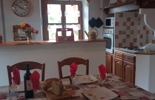Allevard House | Holiday Home 'Le Chavannaclub' with Mountain View, Private Terrace and Wi-Fi
