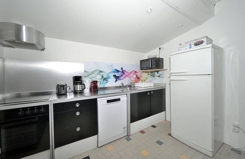 Auzat House | Holiday Home 'Le Gîte Des 3000 Avec Spa' with Private Terrace and Wi-Fi