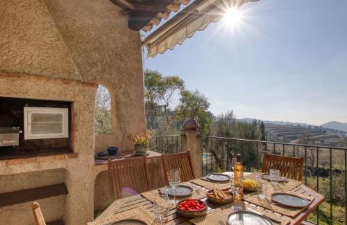 Le Beausset House | Holiday Home Le Mas de la Poterie by Interhome