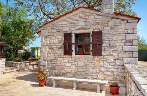 Matohanci House | Holiday Home Lišera by Interhome