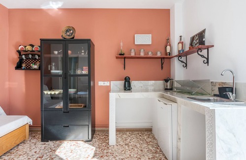 Durcal House | Holiday Home 'Little Alhambra' with Private Terrace and Wi-Fi