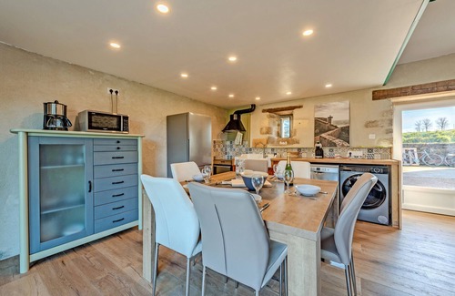 Saint-Mathieu House | Holiday Home 'Longère De Charme - Garden and Spa' with Private Terrace, Private Garden and Wi-Fi