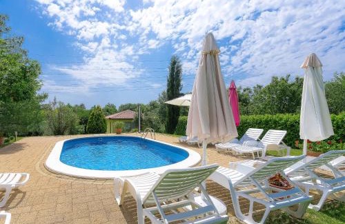 Marceljani House | Holiday Home Lucija by Interhome