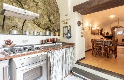 Costarainera House | Holiday Home Muin du Pie - SLR120 by Interhome