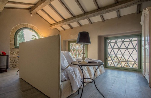 Magione Villa | Holiday Home Magione Lake View Pool