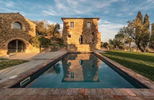 Magione Villa | Holiday Home Magione Lake View Pool