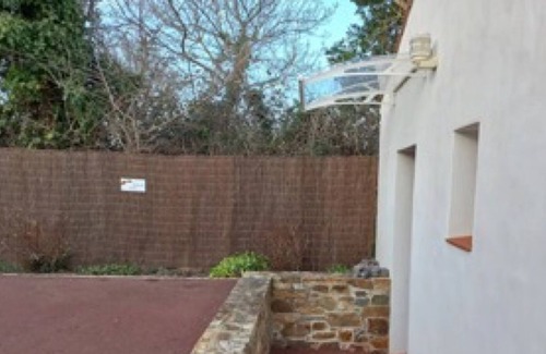 Saint-Gervais House | Holiday Home 'Maison Avec Spa-sauna Et Jardin' with Shared Terrace, Private Garden and Wi-Fi