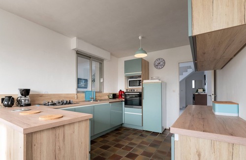 Guidel-Plages House | Holiday Home 'Maison Guidel Plage' with Sea View, Private Terrace and Wi-Fi