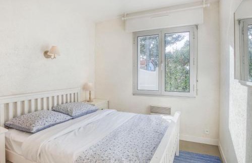 Carnac House | Holiday Home Maison Pauline by Interhome