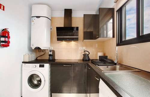 Ponta do Pargo House | Holiday Home 'Maravilha Da Costa' with Private Pool, Wi-Fi and Air Conditioning