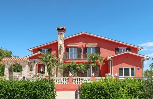 Rogocana House | Holiday Home Maric by Interhome