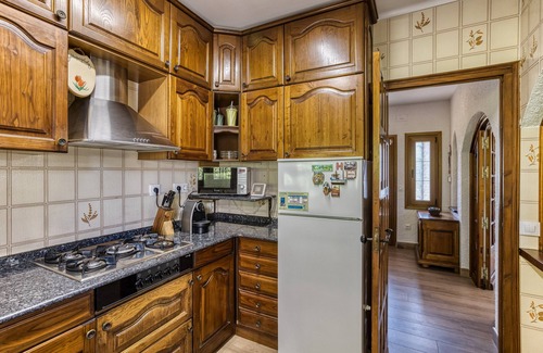 Calonge House | Holiday Home 'Marseille' with Mountain View, Private Pool and Wi-Fi