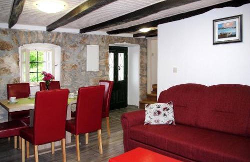 Sveta Jelena House | Holiday Home Matea by Interhome
