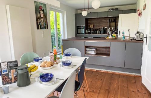 Gross Schwansee House | Holiday Home Meerhaus by Interhome