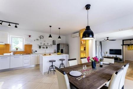 Kunj House | Holiday Home Mila