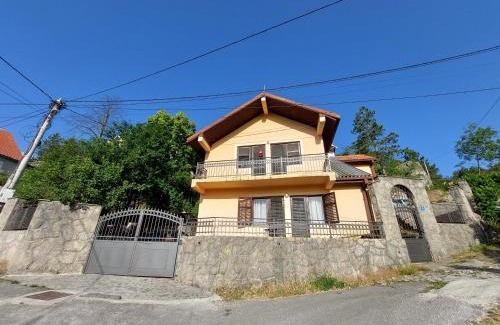 Donje Polje House | Holiday Home Milanovic