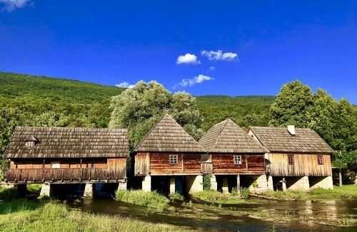 Otocac House | Holiday home "Mimoza" * with outdoor jacuzzi