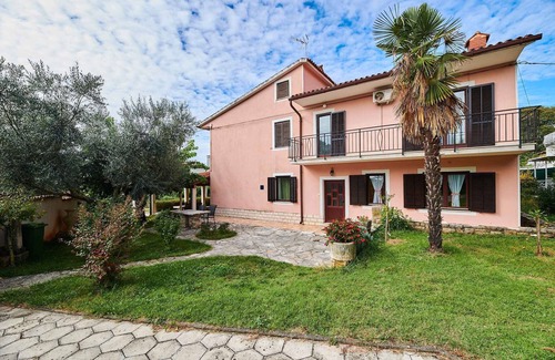 Valica House | Holiday home modernly equipped for groups, families and friends