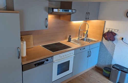 Meldorf House | Holiday Home 'Möwennest Meldorf' with Private Terrace, Private Garden and Wi-Fi