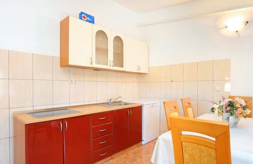 Dvornica House | Holiday Home Nada Rogoznica