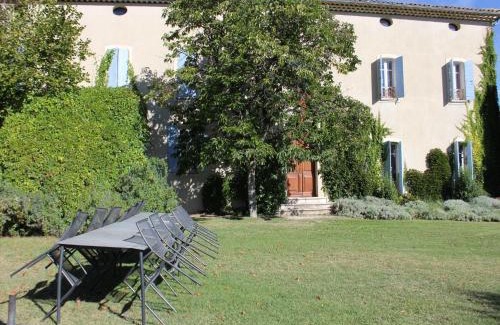 Vaison-la-Romaine House | Holiday Home near Mont Ventoux Pool