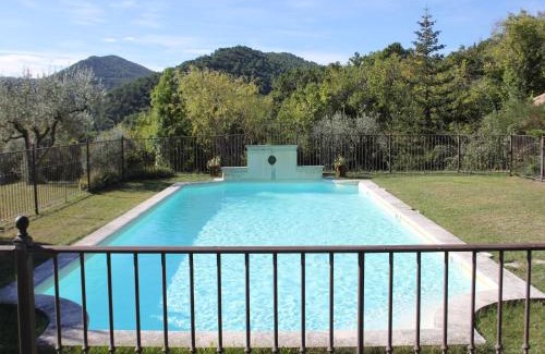 Vaison-la-Romaine House | Holiday Home near Mont Ventoux Pool