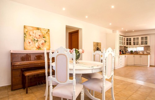 Kallithea House | Holiday Home near Beach in Afandou