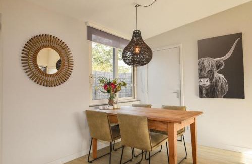 Kamperland House | Holiday Home near Beach with Garden