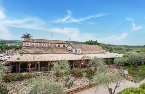 Carlentini House | Holiday Home Near Mount Etna Views