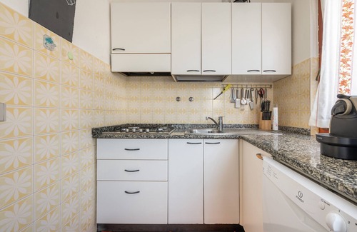 Costa Rei Villa | Holiday Home Near the Beach - "Villa Lucienne" with Wi-Fi, Terrace and Garden