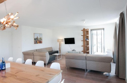 Tholen House | Holiday Home Oesterdam Resort-3