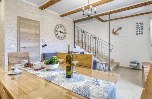 Smrika House | Holiday Home Old Queen by Interhome