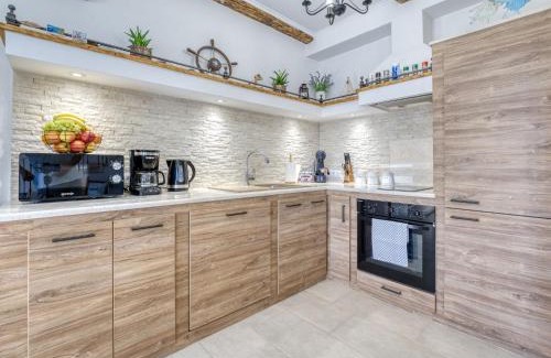 Smrika House | Holiday Home Old Queen by Interhome