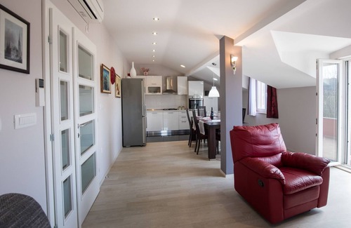 Ploce Villa | Holiday home Ostojić attractive villa with private pool near lakes