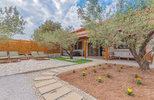 Sibenik Villa | Holiday Home Parona