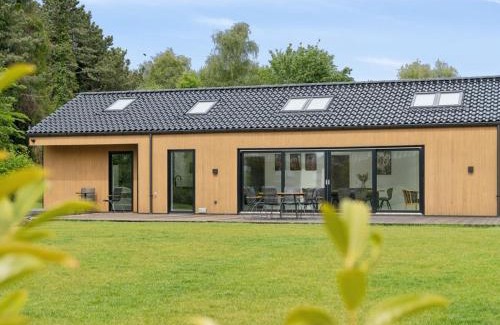 Smidstrup Strand House | Holiday Home Pauliina - 1-1km from the sea by Interhome