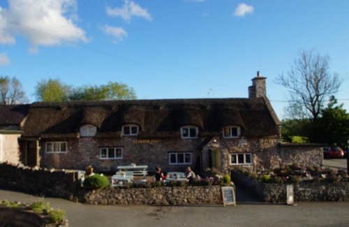 Henllan House | Holiday Home Penny Den by Interhome