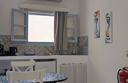 Grikos House | Holiday Home 'Pico Bello Patmos 28' with Sea View, Wi-Fi and Air Conditioning