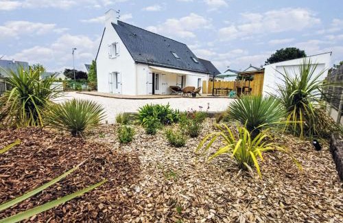 La Turballe House | Holiday Home Plage- port et commerces à 2 pas by Interhome