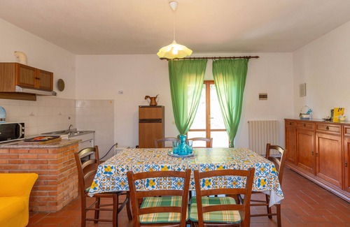 Fauglia House | Holiday Home 'Poggio4' with Shared Pool, Private Terrace and Wi-Fi