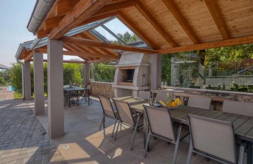 Pobri House | Holiday Home Races by Interhome