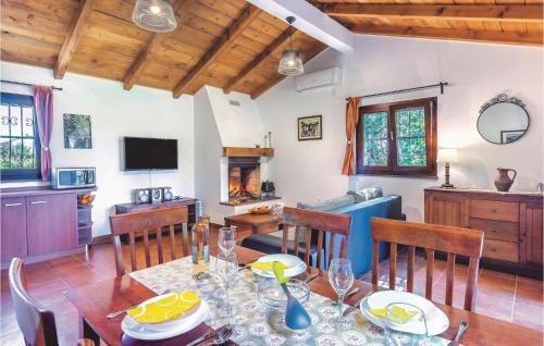 Loborika House | Holiday Home Radeki Glavica With Fireplace I