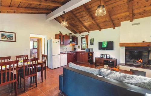 Loborika House | Holiday Home Radeki Glavica With Fireplace I