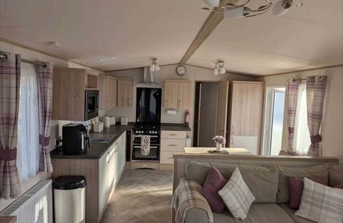 Ringwood Cabin | Holiday Home Retreat, Sleeps 6