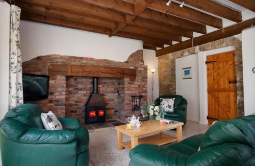 Dartmouth House | Holiday Home Rhodie by Interhome